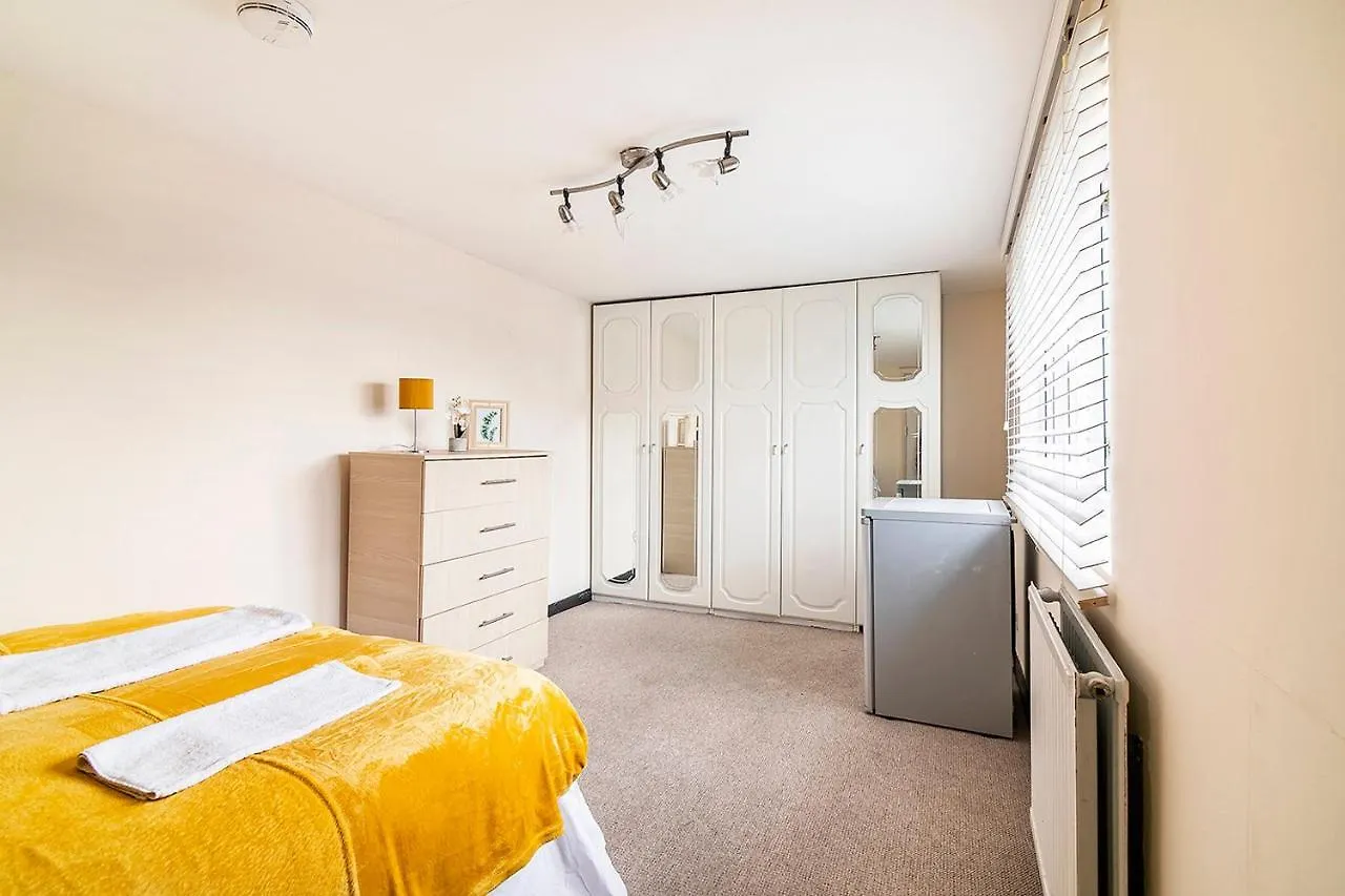 Longbridge House Villa Barking  United Kingdom