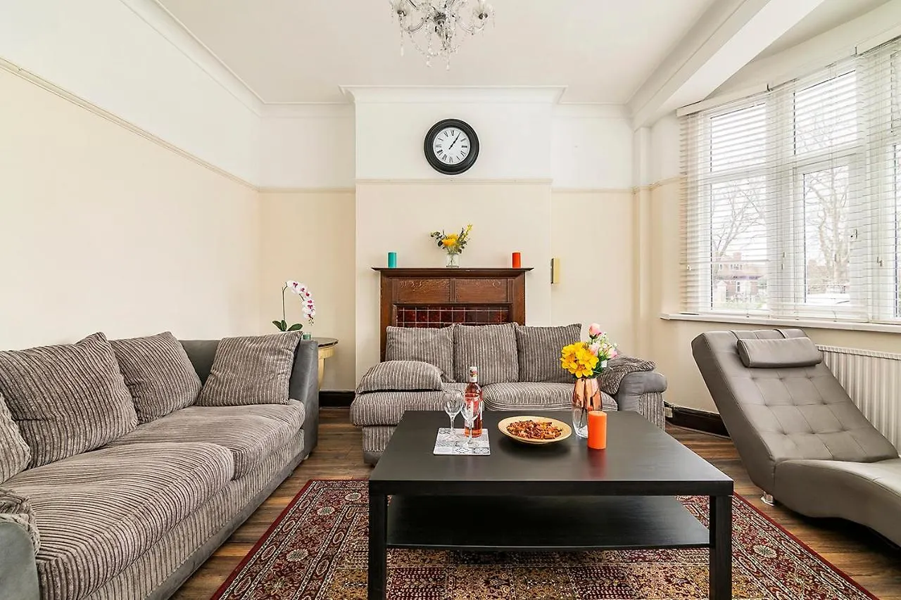 Longbridge House Villa Barking  0*, Barking (Greater London) United Kingdom