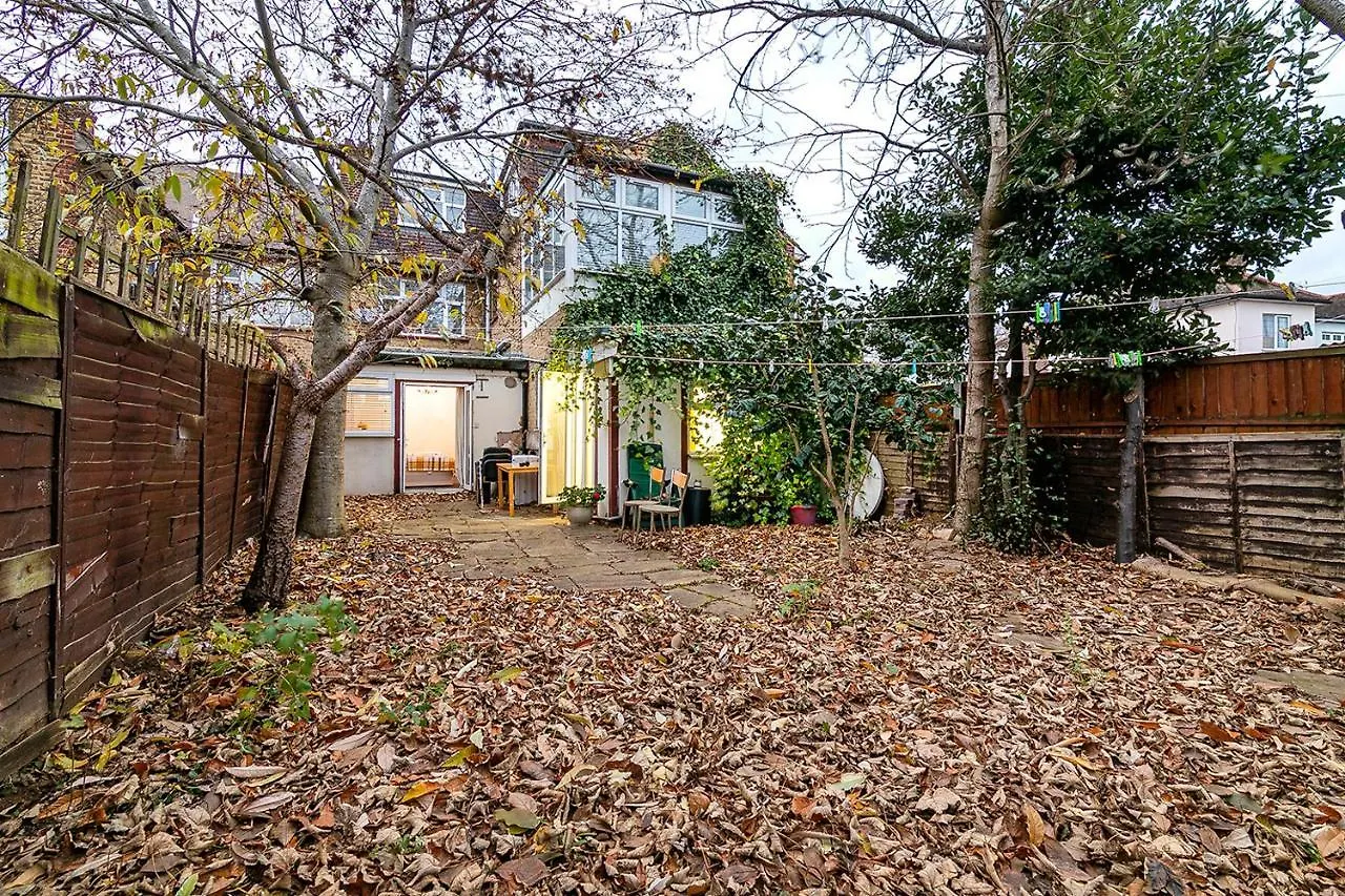 Longbridge House Villa Barking  Barking (Greater London)