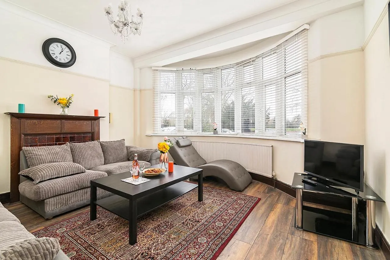Holiday home Longbridge House Villa Barking  United Kingdom
