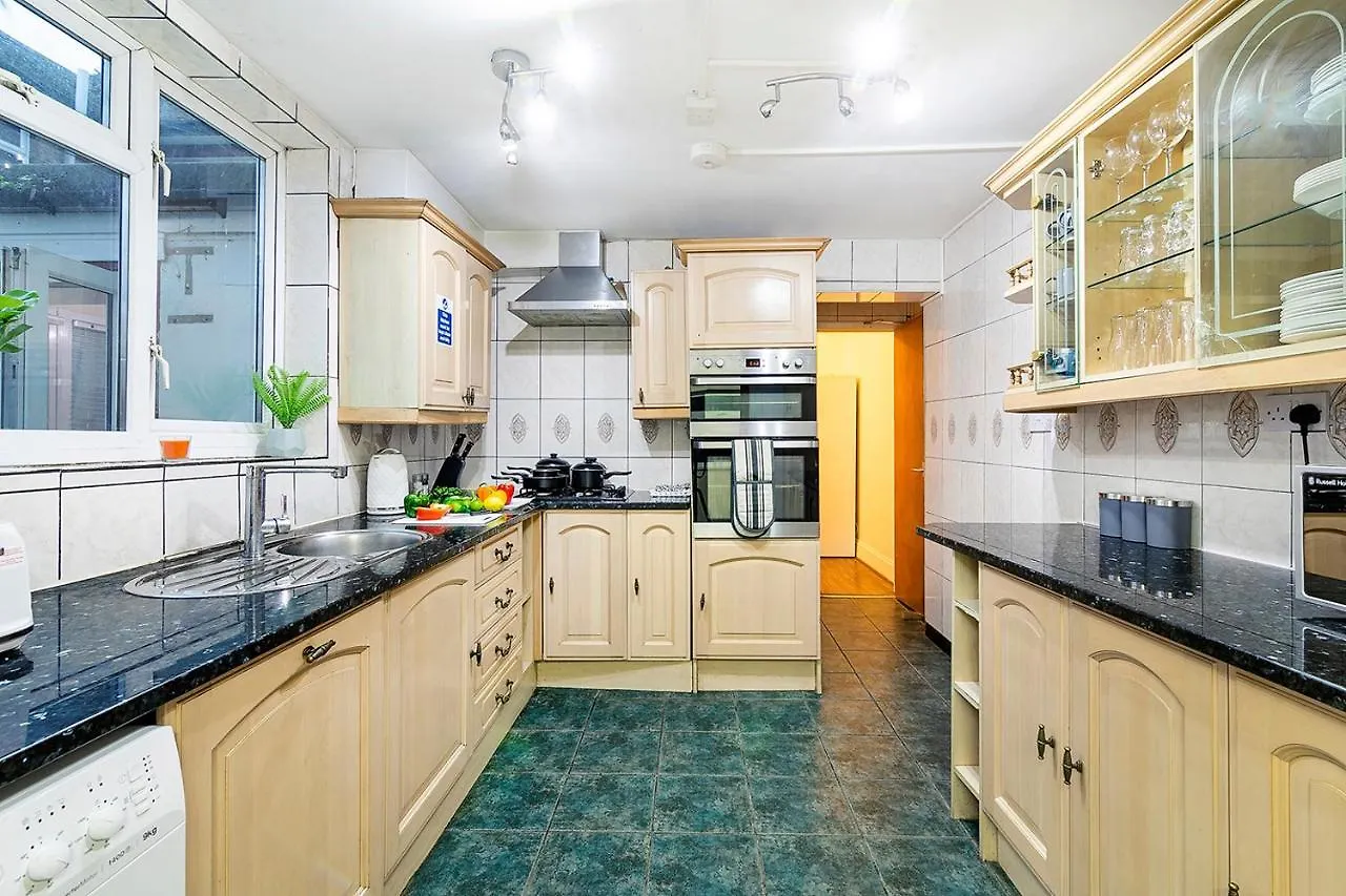 Longbridge House Villa Barking  0*, Barking (Greater London)